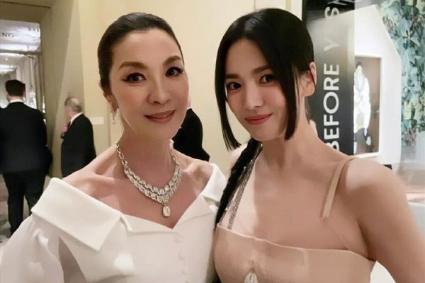 Song Hye Kyo, Jennie Blackpink và sao Châu Á trên thảm đỏ Met Gala 2023