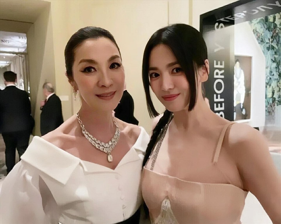 Song Hye Kyo, Jennie Blackpink và sao Châu Á trên thảm đỏ Met Gala 2023