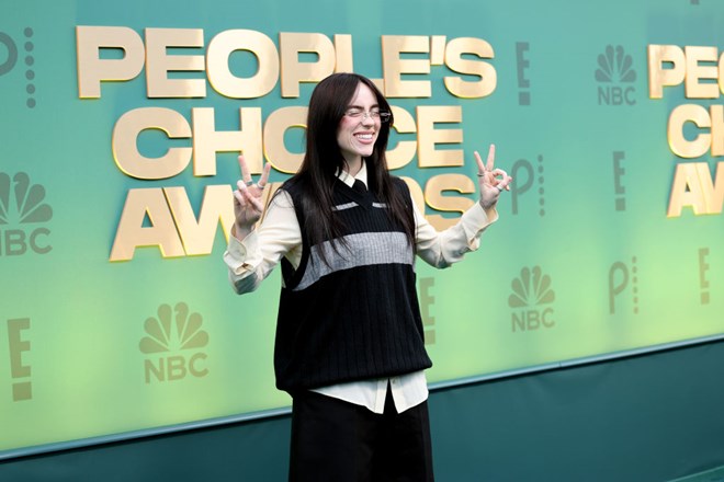 Billie Eilish và sự thay đổi phá cách với thời trang cá tính