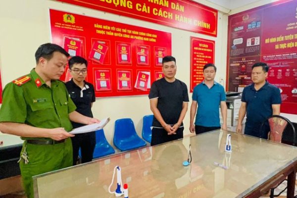 Tạm giữ đối tượng đòi “thu phế” 500.000 đồng mỗi xe hàng vào Cửa khẩu Kim Thành