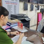 Bắt giữ cô gái 22 tuổi làm giả biên lai chuyển khoản, chiếm đoạt trang sức của tiệm vàng