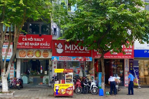 Nhà đầu tư điêu đứng vì chính sách giảm giá của Mixue