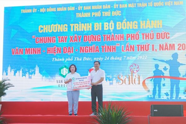 Van Phuc Group tài trợ hơn 6 tỉ đồng cho 50 trẻ em mồ côi tại TP.Thủ Đức