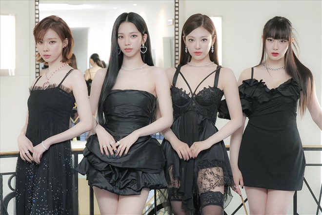 Nhóm nhạc “bản sao Blackpink" lột xác sau thời gian dài bị chê