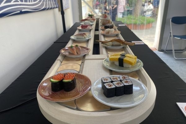 Đi tìm nguồn gốc sushi, giáo sư Nhật Bản tới Việt Nam