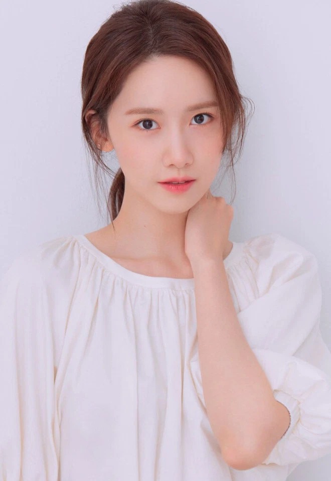 Yoona đặc biệt chú trọng việc chăm sóc làn da mỗi ngày. Ảnh: Xinhua