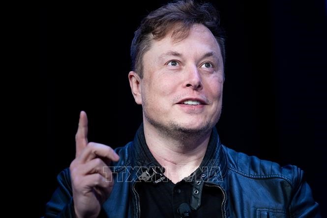 Đứng thứ 2 trong danh sách tỉ phú thế giới là Elon Musk với 177,2 tỉ USD. Khối tài sản của Elon Musk chủ yếu đến từ cổ phiếu Tesla. Sau khi vươn lên dẫn đầu danh sách tỉ phú thế giới nhờ cổ phiếu hãng xe điện lớn nhất nước Mỹ tăng vọt, Elon Musk nhanh chóng đánh mất vị trí này do cổ phiếu Tesla lao dốc. Ảnh: TTXVN