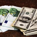 Giá Euro bứt phá sau quyết định lịch sử, giá USD miệt mài tìm đáy