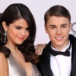 Justin Bieber bỗng xóa ảnh chụp với Selena Gomez sau 13 năm