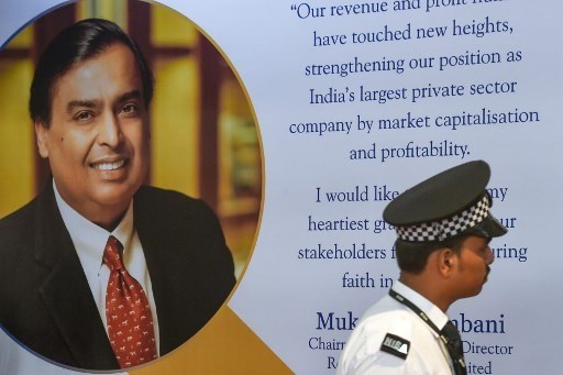 Tỉ phú giàu nhất Châu Á Mukesh Ambani vào top 10 người giàu nhất hành tinh