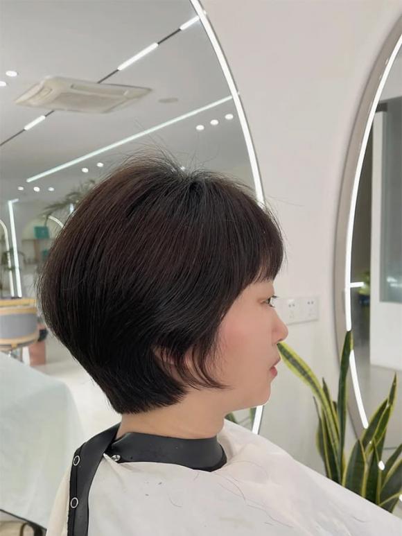 Năm 2025 thử những kiểu tóc nhuộm line, sóng lớn, tóc đến xương quai xanh và tóc ngắn ba chiều, rất thời trang